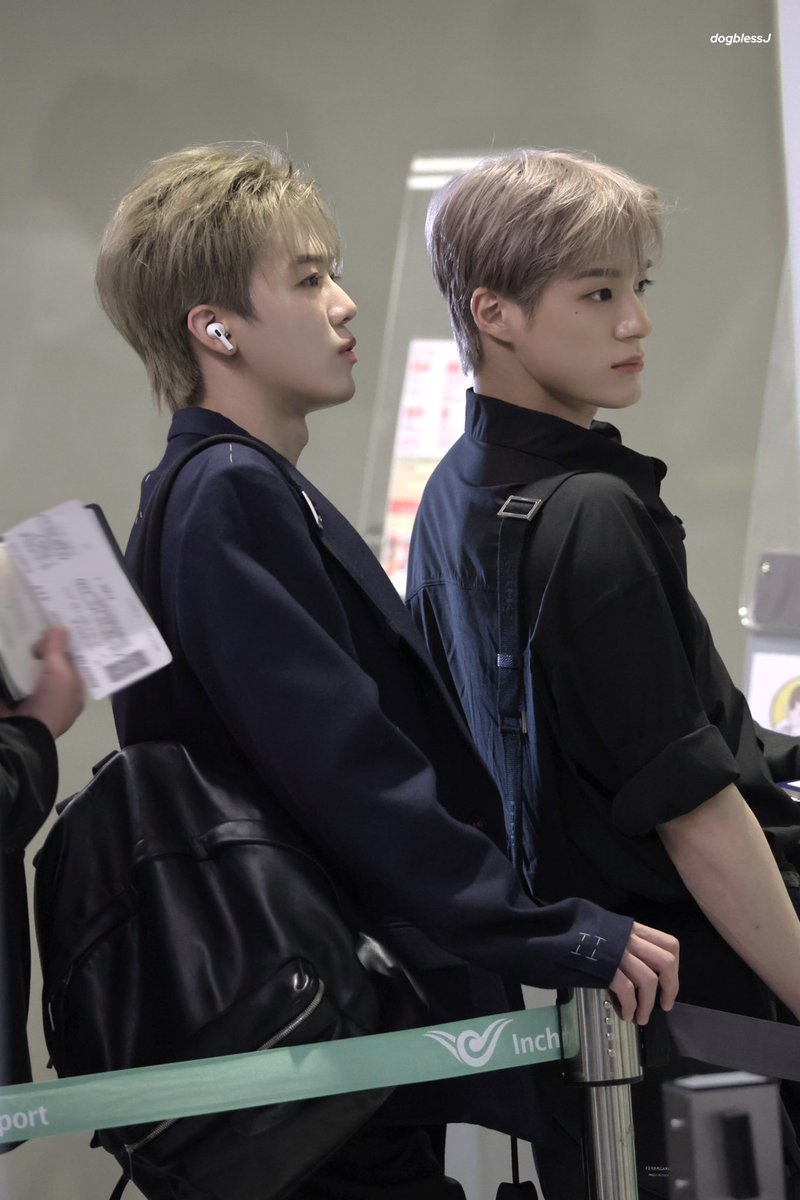 a year for this jeno and jaemin pic 🩷🩵