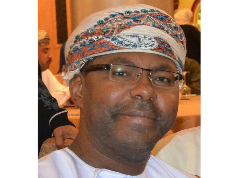 الإعلامي محمود بن عبيد الحسني في ذمة الله .

إنا لله وإنا إليه راجعون