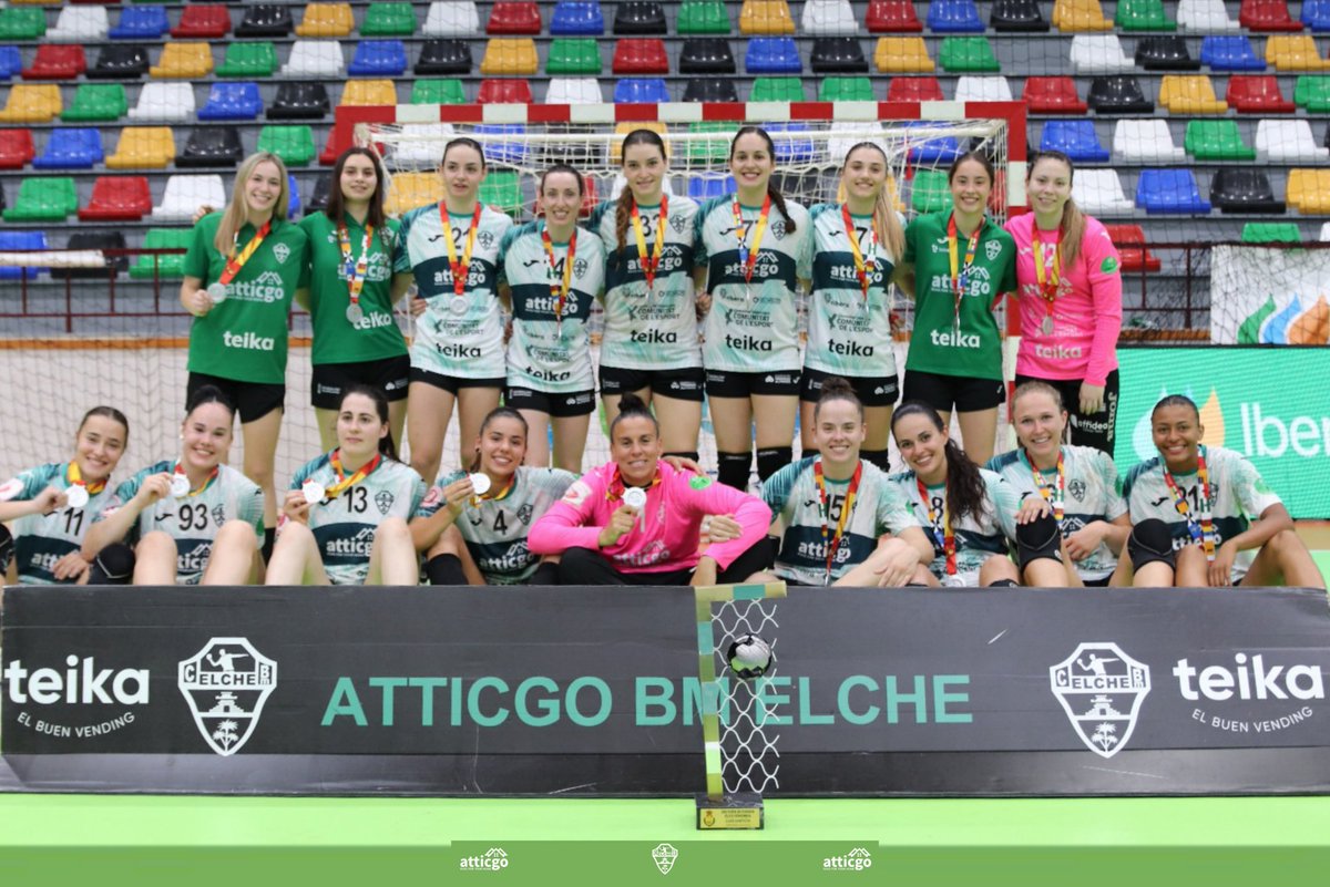 🟩 Plata que sabe a oro. Recompensa al trabajo de todo un año deportivo llamado 'de transición', pero en el que, con esfuerzo y con constancia, hemos demostrado que también se puede pelear por títulos y dar alegrías en forma de victoria. Última foto <a href="/Teika_es/">Teika</a> de la temporada,