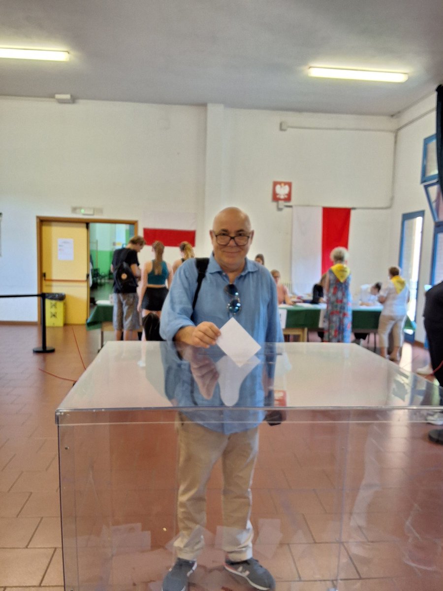 Bolonia. 
Obwodowa Komisja Wyborcza nr 504. 
Kiedy Ojczyzna jest zagrożona możliwym wyborem sutenera na Prezydenta Rzeczpospolitej i wzywa to się nie odmawia , nie siedzi w domu.
 Trzeba pogonić obcego i wykorzystać do maksimum  prawo Obywatela Rzeczpospolitej Polskiej.🇵🇱❤️
