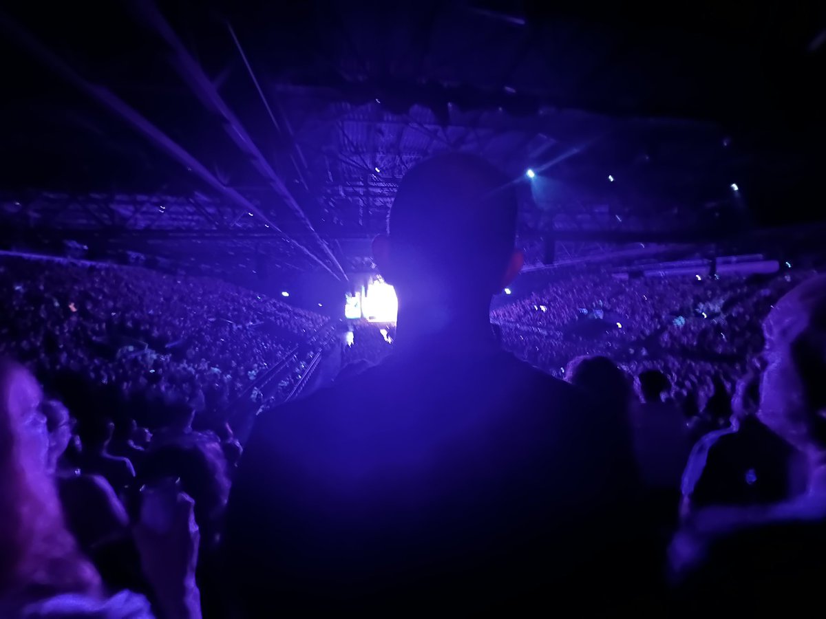 fwinroberts's tweet image. Unfortunately my view @kylieminogue’s concert in Birmingham last night - just my luck for me at 5’1 to be stuck behind a six foot something man 🤦‍♀️ #TensionTour