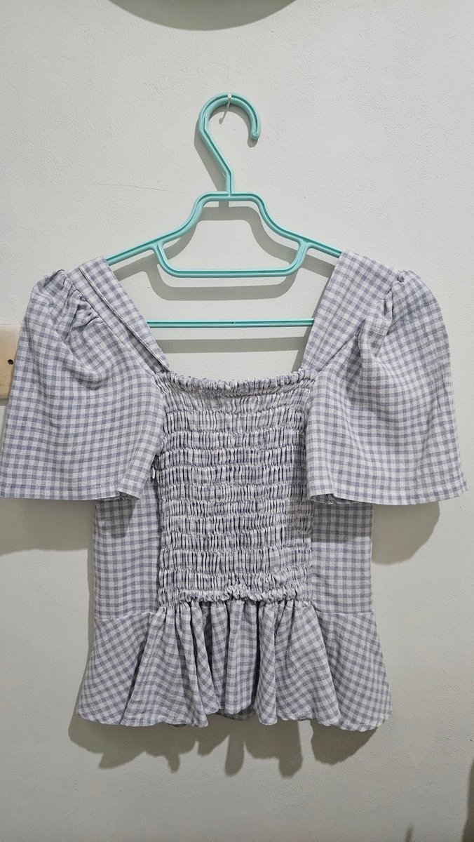 fallvspring's tweet photo. @rstfffu haii aku ada top lucu, korean style gitu. cuman pernah sekali pake, dulu belinya 200k+ aku jual 75k aja, bisa 🍊 https://t.co/bx9M4ccuM7