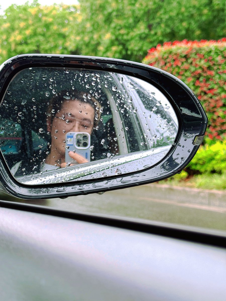CheungLowson's tweet photo. 下了一整天的雨 https://t.co/kTvIr1xD28