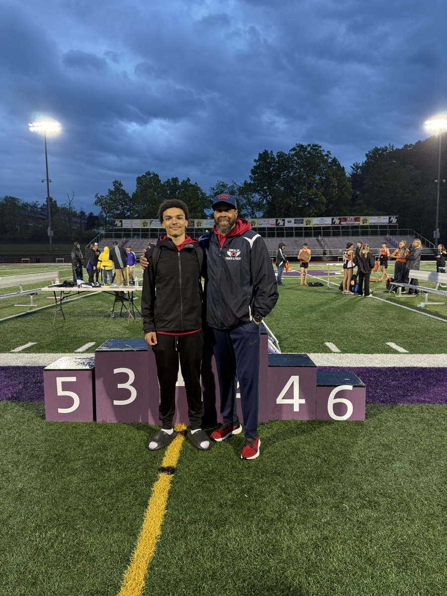 coachrodhooks's tweet photo. Congratulations your lady Phoenix track team runners up at the 2025 regional meet!! Also congrats to sophomore Brandon Locke “BL” 6th place finish regional!!! OB 💪🏽 @OBPhoenix https://t.co/2EGUktJ6AY