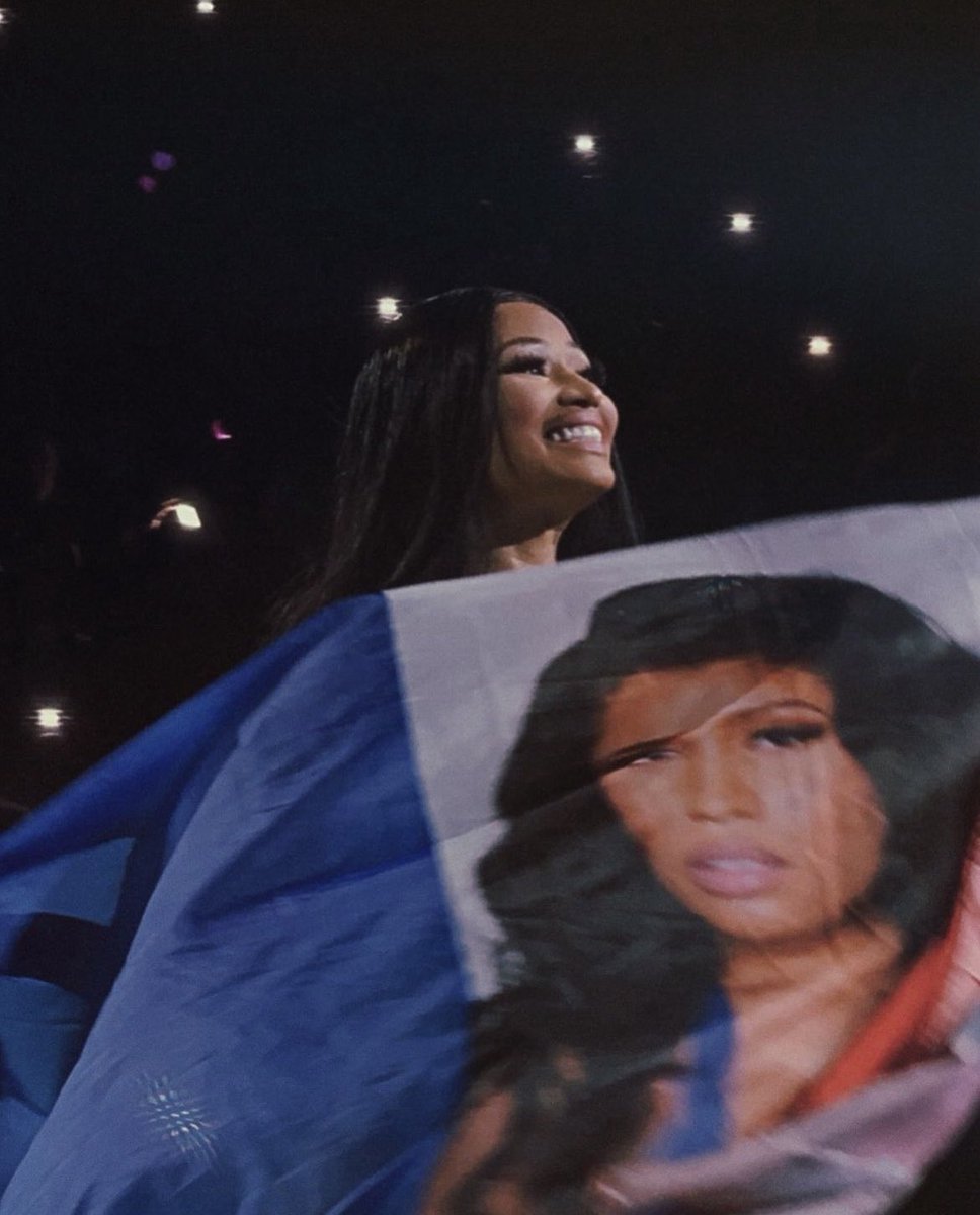 ManonTMFR's tweet image. 1 an jour pour jour #TMFR
I miss u so much @NICKIMINAJ 🥺💕