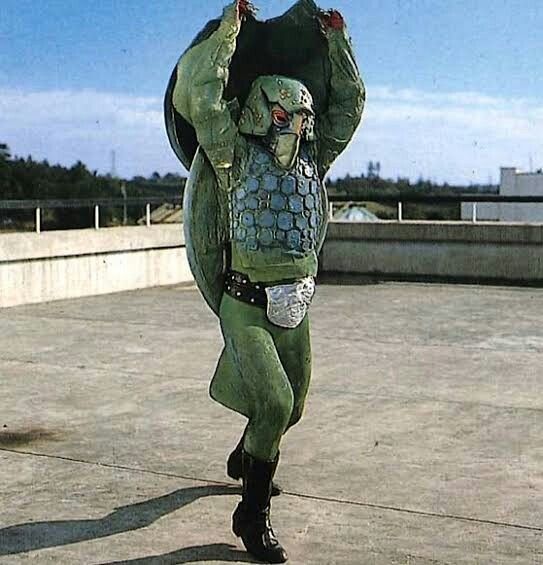 オーロラがトレンド入り♪オーロラと聞いてカメストーンの殺人オーロラ光線を思い出すのは自分だけでは無いはずなり♪
＃オーロラ
＃カメストーン
＃仮面ライダー