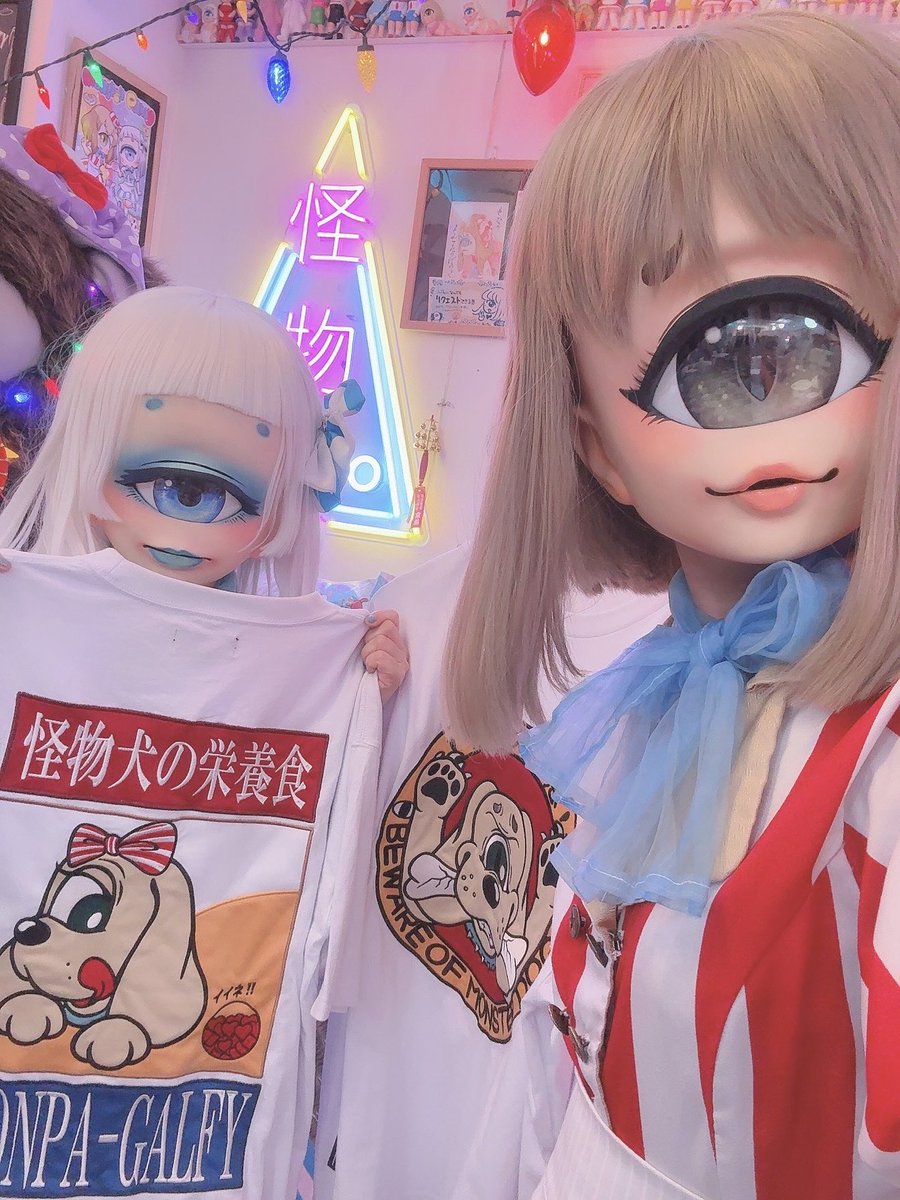 #monsterparty
日曜日ワイワイありがとうございました！Tシャツ好評でうレピーぜ！
近日中に通販ページ作るね！
明日月曜日は17-22で待ってるよ！