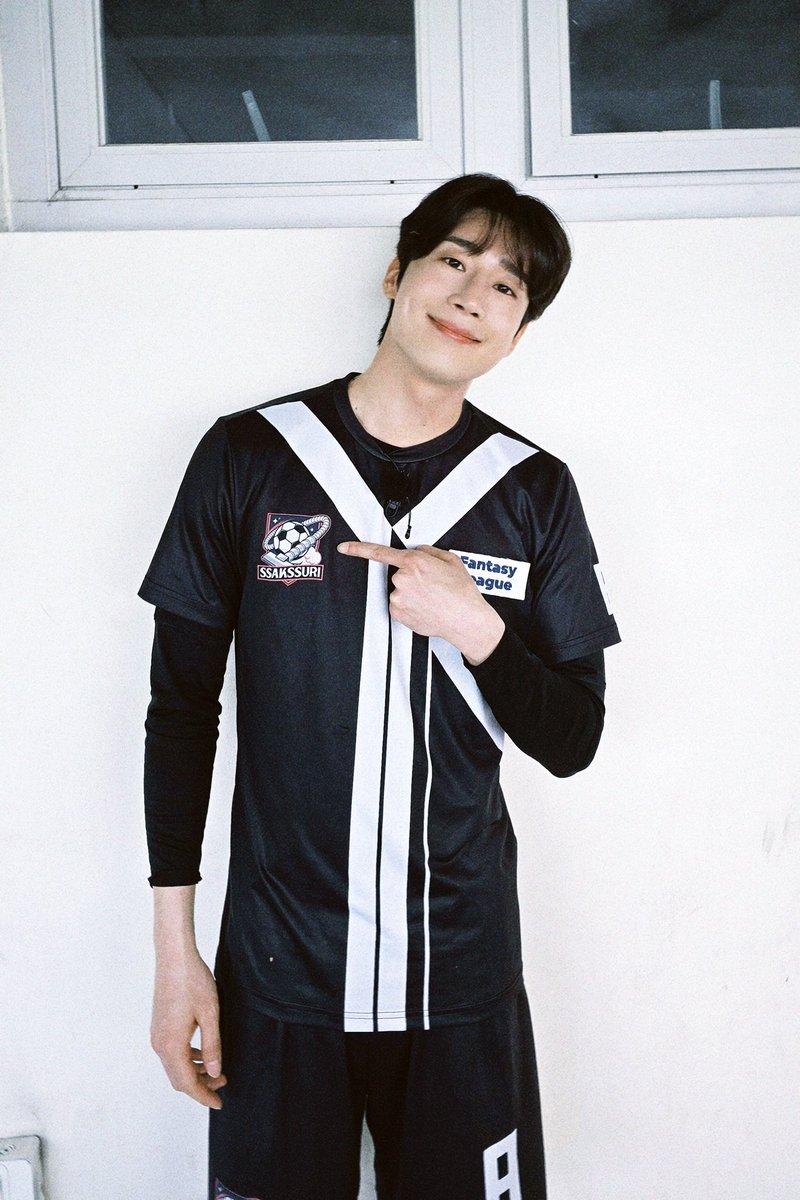 [👍]

WOOYA #뭉쳐야찬다4 완료🕶

지난 일주일의 피로 몽땅 날려버린
싹쓰리 UTD 경기⚽️
우리 승우 오늘도 고생했어요🫳🫳

#한승우 #HANSEUNGWOO