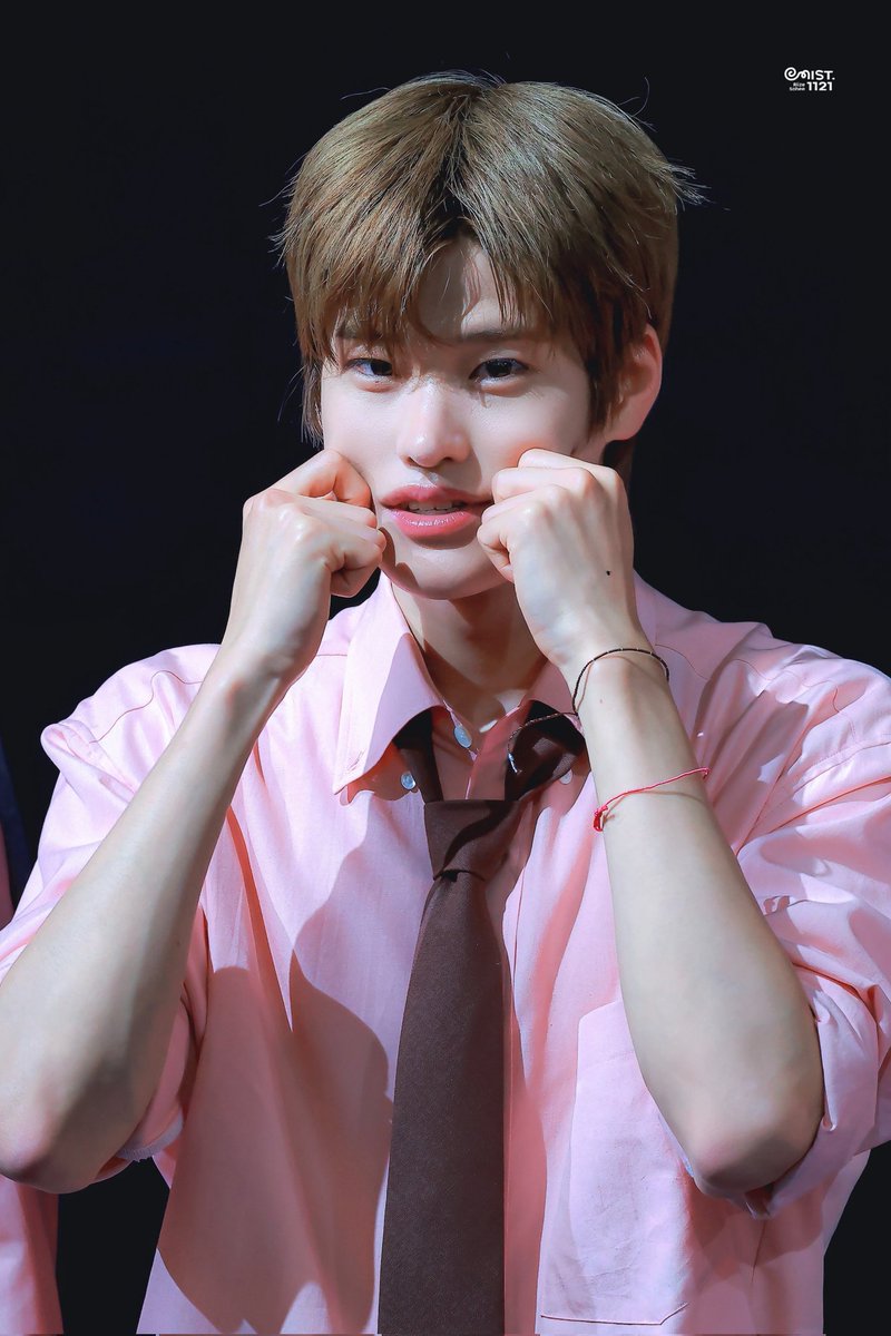 뭐더라????? 회사주세요♡ 회사,주세요????? 이런거 둘다 다가능한사람이라 더좋아합니다 !!!!!!!