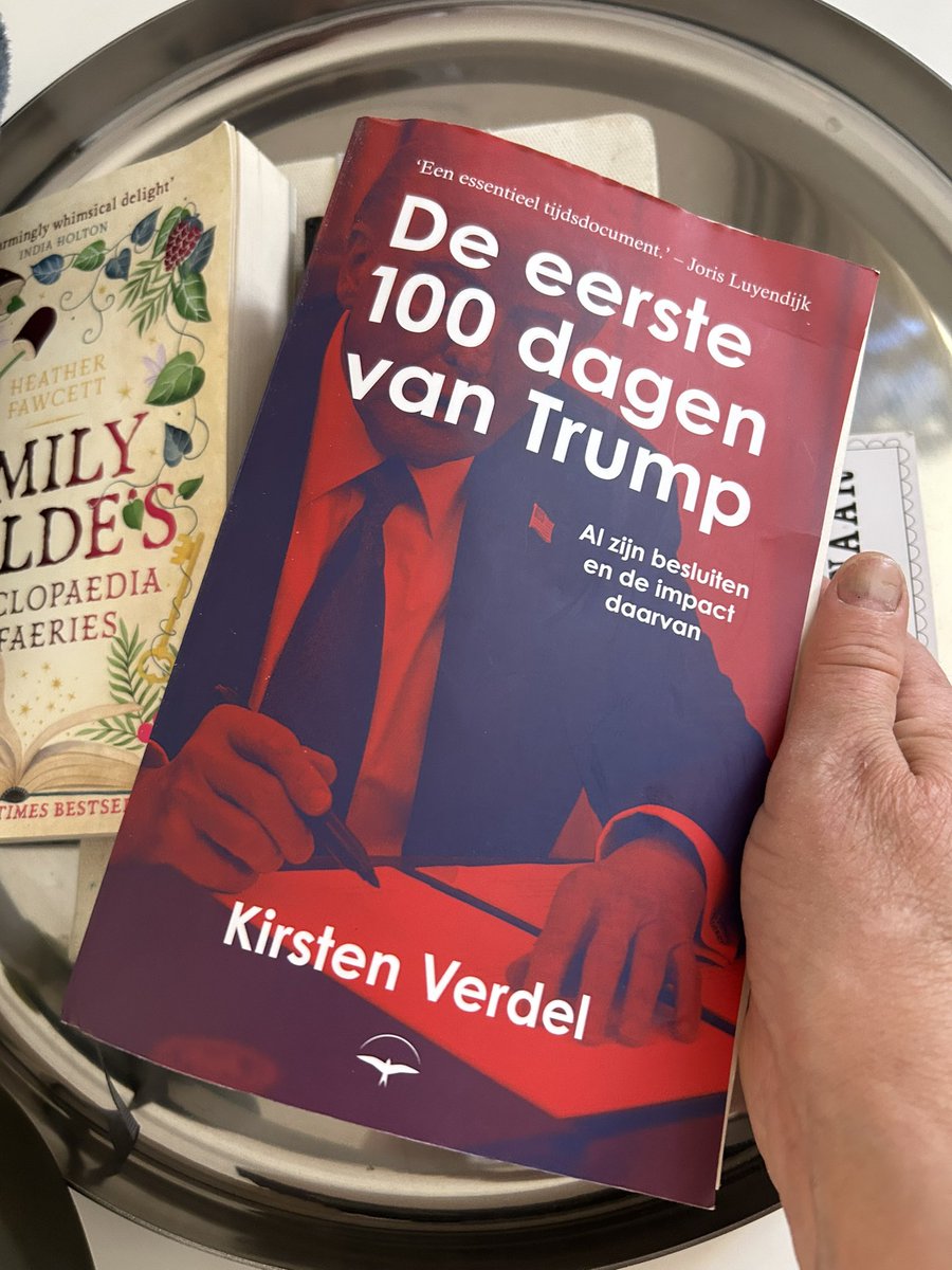 MargotSenden's tweet image. Leesvoer tijdens mijn vakantie.
Ik kijk er al naar uit om vanavond te starten. Dankjewel voor de wijze en oh zo ware woorden @locuta