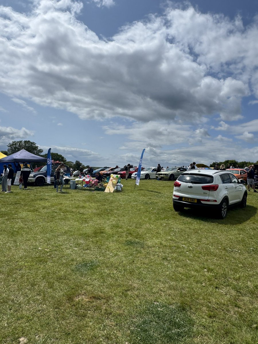 DanielMcNally3's tweet photo. When you realise you have a few bolts missing before the Louth Classic Car Show 😀 https://t.co/juL8p93tN9