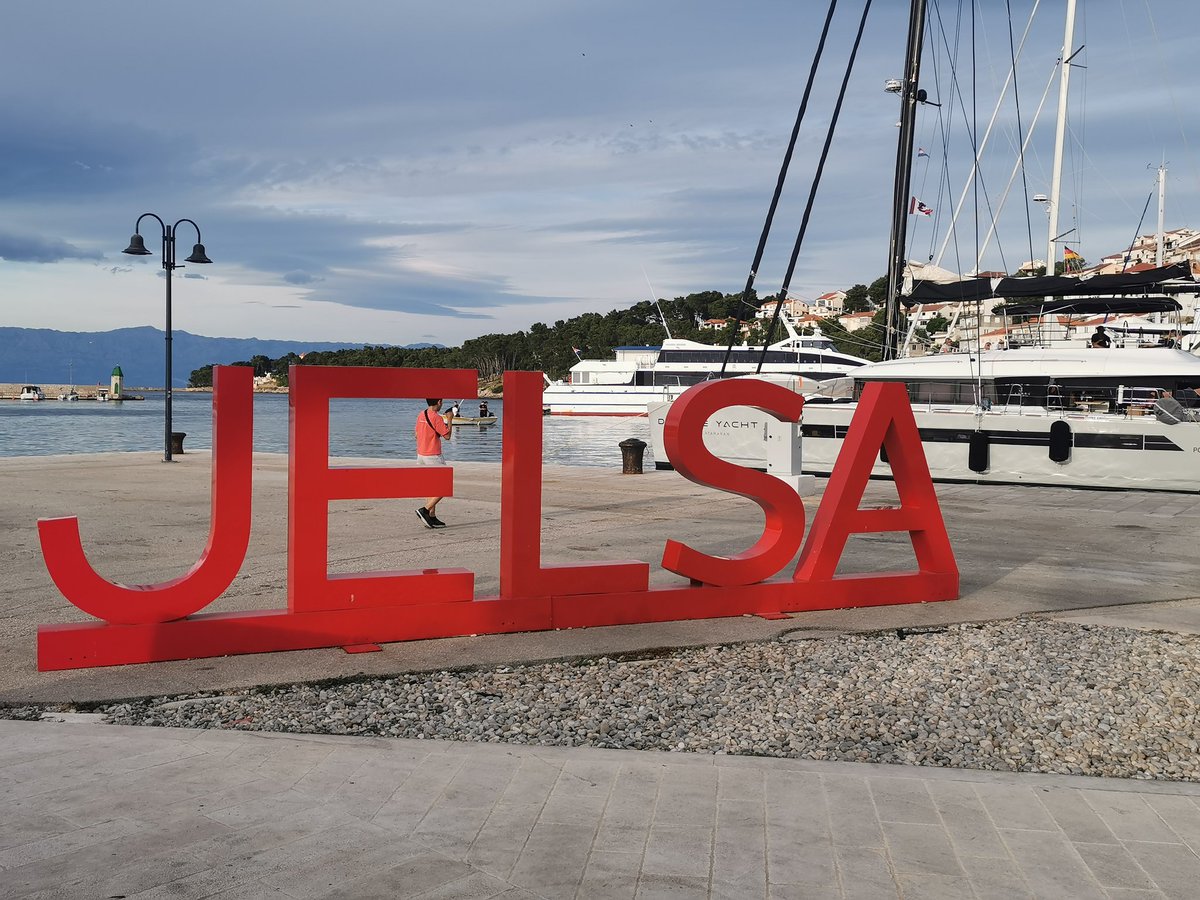 Ab und zu sollte einem die weltpolitische Lage wurscht sein!
Zjivelji! 💪🇭🇷