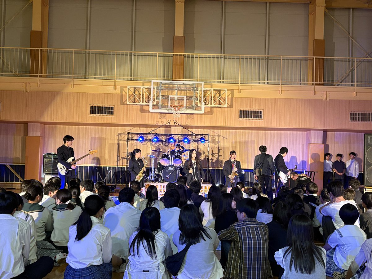 今日は、郡山の帝京安積高校のアリーナ2で行われた、軽音楽系クラブの福島県大会の審査に行ってきました。音楽を楽しむ高校生の元気顔に、感動ものでした。🥹音響、照明はA&amp;Dの音響ミュージック科、の皆さんが担当みんな良い体験ができ、一生の思い出のいい一日になりました。ご父兄の喜んだ顔も感動。