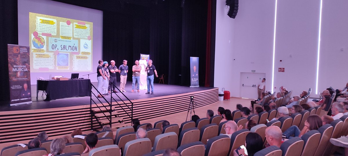 HistMistSPP's tweet photo. MILLONES DE GRACIAS por el calor con que habéis acogido este Congreso!
 Habéis llenado la sala y vuestros aplausos nos dan vuelo
    Hemos batido records, los libros (la cultura) han volado y la calidez de los vecinos y foráneos ha sido fantástica
  @JoaquinAbenza_
@Ayto_Pinatar https://t.co/yI33KAZ1rP
