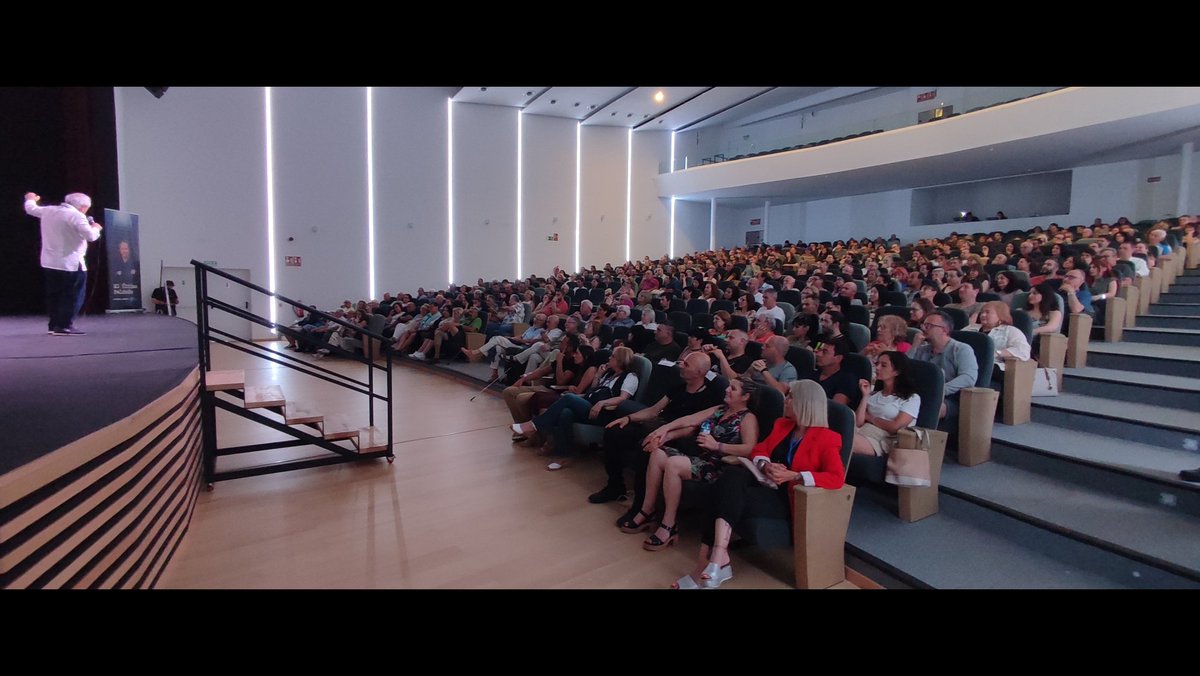 MILLONES DE GRACIAS por el calor con que habéis acogido este Congreso!
 Habéis llenado la sala y vuestros aplausos nos dan vuelo
    Hemos batido records, los libros (la cultura) han volado y la calidez de los vecinos y foráneos ha sido fantástica
  <a href="/JoaquinAbenza_/">Joaquin Abenza</a>
<a href="/Ayto_Pinatar/">Ayuntamiento de San Pedro del Pinatar</a>