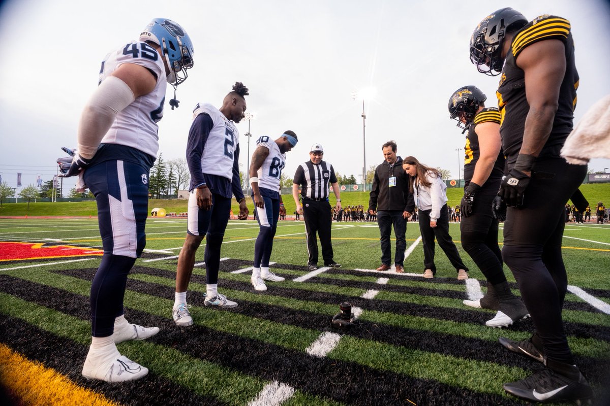 FriendsOfGryphonFootball tweet media