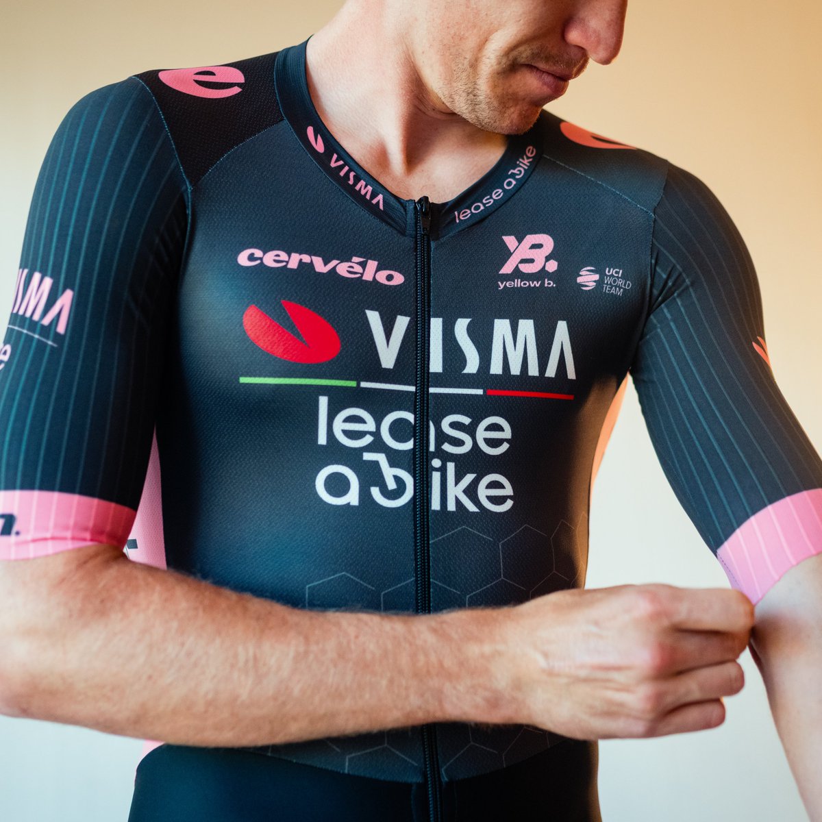 🇮🇹 #GirodItalia  
 
 Winning in style. 😍

Get your limited Giro d'Italia victory items now! teamvismaleaseabike.com/l/2025girowin/