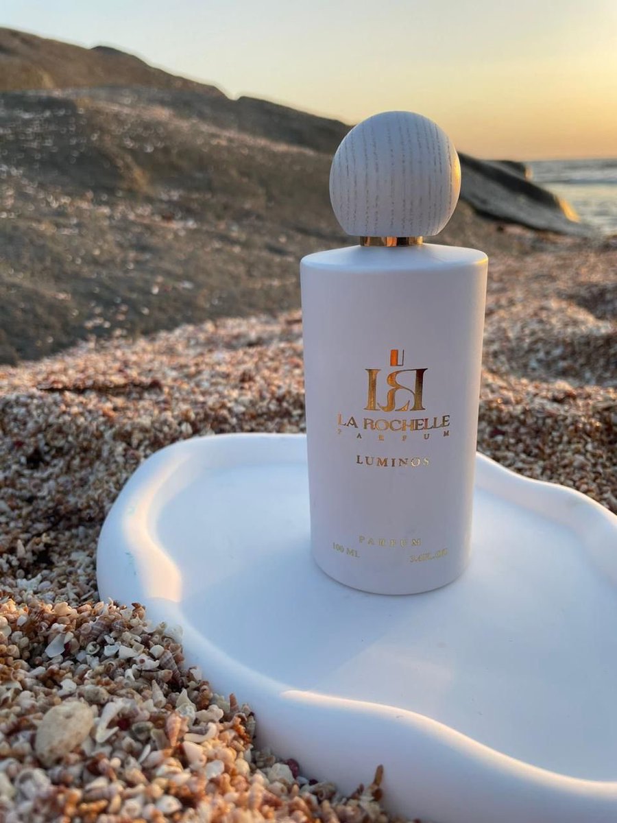 كل عطر ينمدح يطير بالعجه وفخم واسطورة وخيالي وعالمي !!!

بس لحظة العطور أذواق صعب تحكم ناس!

يعجبني ما يعجبك والعكس صحيح

أنا جربت ذا واعجبني وبخليه للعيد بعد 👍🏻
جرب العيّنة ناسبك؟ مرشوش الهناء 

ما ناسبك؟ رجّعه ودراهمك ترجع لك كامله مع رسوم توصيل (اعلان)

larochelle1.com/products/lumin…