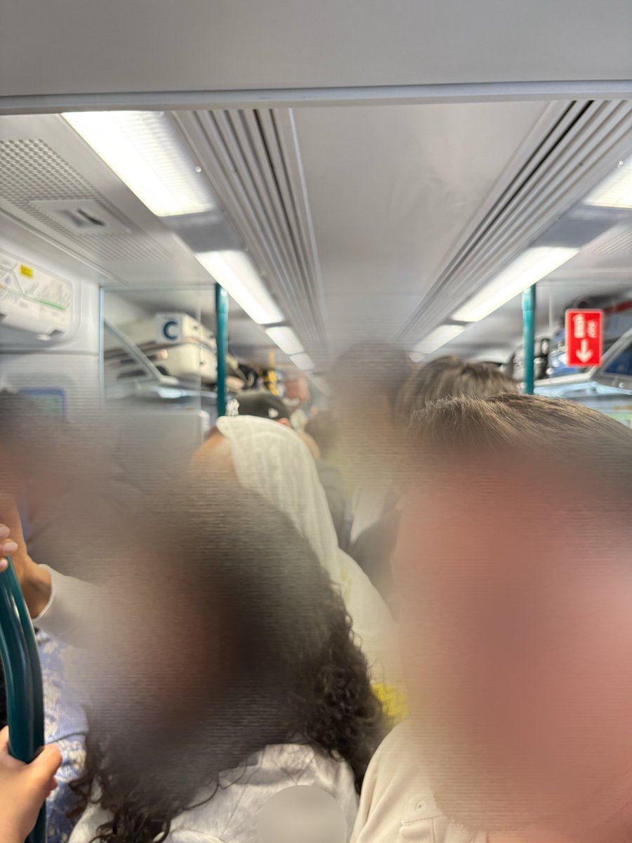 jamesdpot's tweet photo. Unacceptable scenes on the @LNRailway 12:33 Birmingham New Street to London Euston. Only 4 carriages. Packed. No ventilation in certain parts of the train. https://t.co/5qUuY7feiB