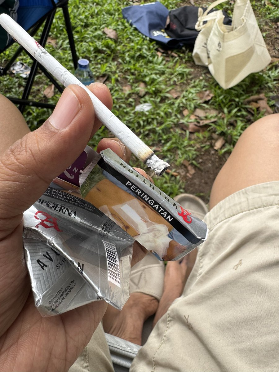 HafitraRh's tweet image. Sampoerna, ga terima nih, beli roko mahal2 dapetnya zonk beginian. Masa gagal produksi dijual 😫, ga lolos QC harusnya.

Gausah free seumur hidup, 
Ganti yang sebatang ini aja udah cukup 😁😆😆

#sampoerna #qualitycontrol #qc #hmsampoerna #philipmorrisindonesia #philipmorris