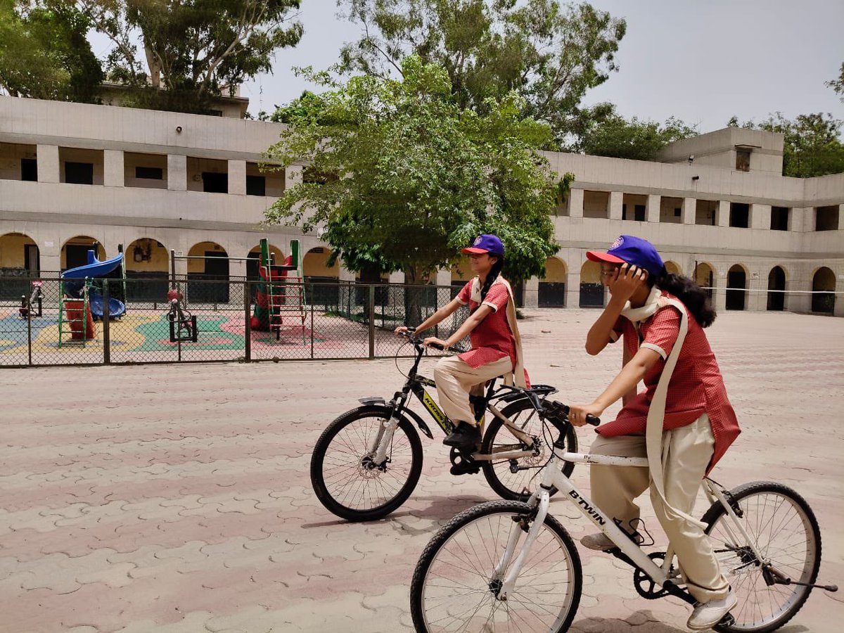 RajouriSkvmain's tweet photo. The NSS unit of SKV Rajouri Garden main has organised the cycling event on June 1 ,2025 in tune with Fit India Mission ‘s plan to organise’ Sundays On Cycle’ to commemorate World Bicycle Day on 3rd June 2025. https://t.co/eOp8J6uYYS