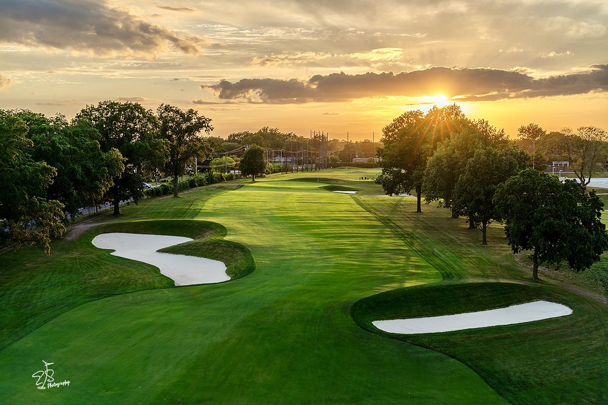 Evan_Schiller's tweet image. @WakondaClub in Des Moines, Iowa.  This original 1922 original Langford &amp;amp; Moreau design was recently &amp;amp; masterfully restored by the talented @TylerRaeDesign to its original look and feel.. if you love Old School designs as I do, you&apos;ll love this one.