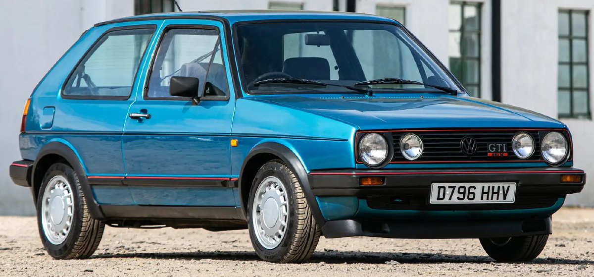 UltimativCars's tweet photo. #CSWD2025

The 2nd-gen #Volkswagen|#VW #Golf [#Typ19E] (1983-92) was made in a total of 6.3M units; sadly, I can't provide you the LHD/RHD-differentiation, yet.

Anyway, this 1986 #RHD-#3door #GTI #16V (1984-87) in #Monza-#blue w/ 108k mls, was est. at £10-12k &amp; sold at £8.7k. https://t.co/cZSIdq6Ro5
