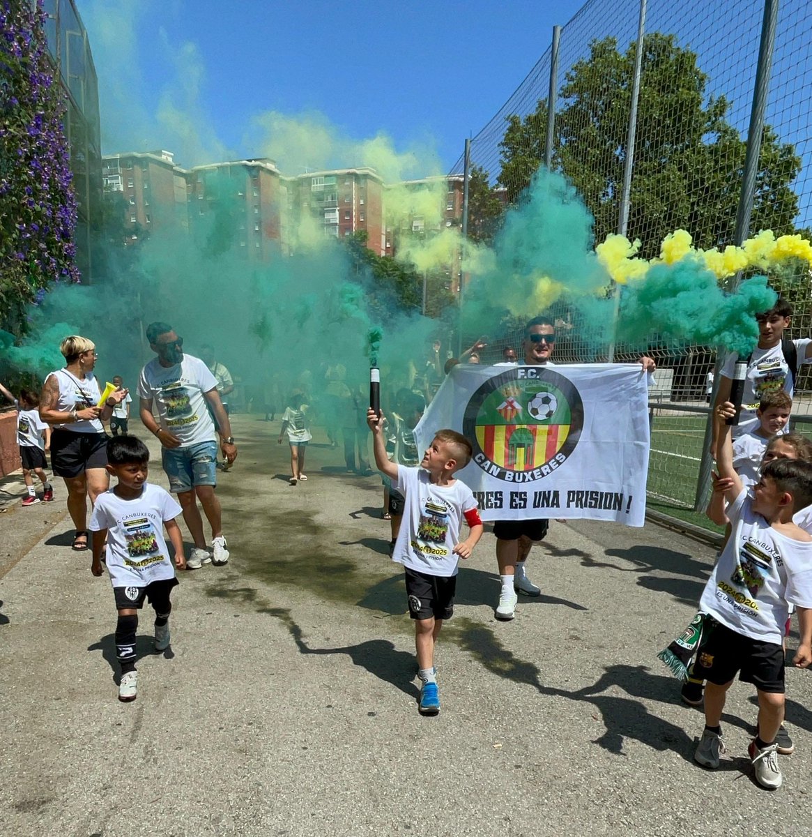 El Prebenjamín B se proclama campeón de La Liga Escolar del Consell 👏

Enhorabuena a los pequeños de la casa por el aprendizaje 🙌