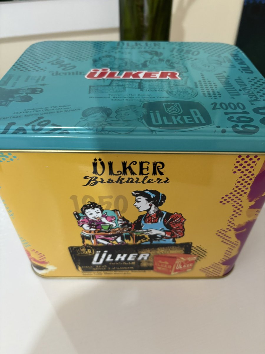 Sevgili <a href="/eti/">Eti</a> hemen alabilmemiz için bu tarz retro metal kutular üretmelisiniz !