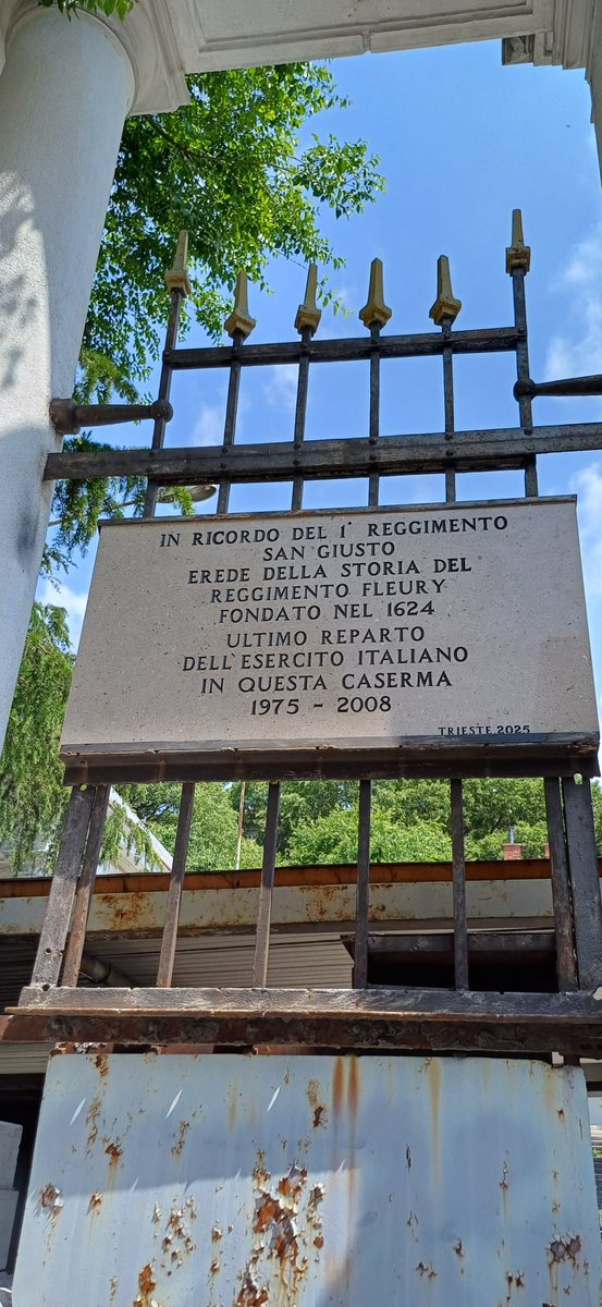 Regione FVG (@regionefvgit) on Twitter photo Raduno particolarmente importante per l'Associazione del Fante, ma anche per #trieste: una targa ricorderà il reggimento San Giusto nella caserma ora restituita alla città. Lo hanno sottolineato <a href="/Pier_Roberti/">Pierpaolo Roberti</a> e <a href="/F_Scoccimarro/">🇮🇹 Fabio Scoccimarro</a> alla cerimonia 👉 tinyurl.com/2dywf8jn Raduno particolarmente importante per l'Associazione del Fante, ma anche per #trieste: una targa ricorderà il reggimento San Giusto nella caserma ora restituita alla città. Lo hanno sottolineato <a href="/Pier_Roberti/">Pierpaolo Roberti</a> e <a href="/F_Scoccimarro/">🇮🇹 Fabio Scoccimarro</a> alla cerimonia 👉 tinyurl.com/2dywf8jn
