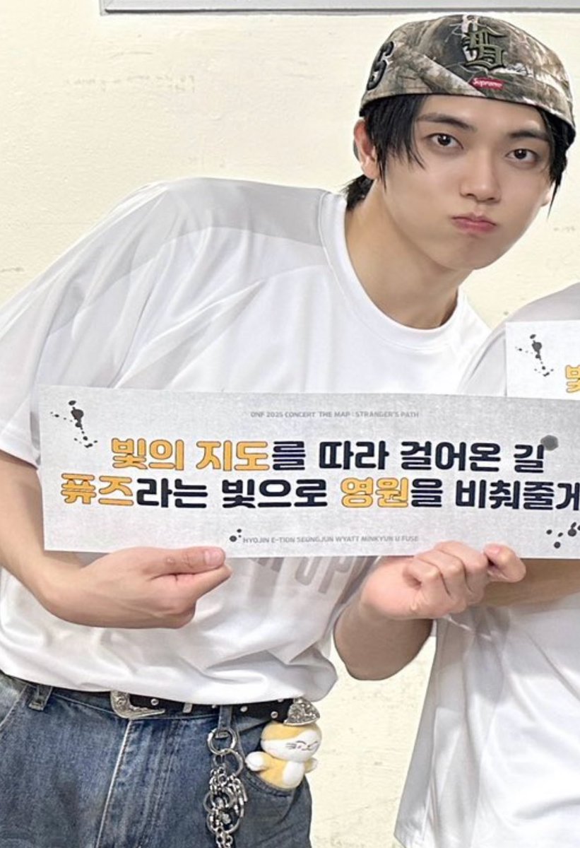 kkyunnyang's tweet image. 뀬둥이 : (얌전)