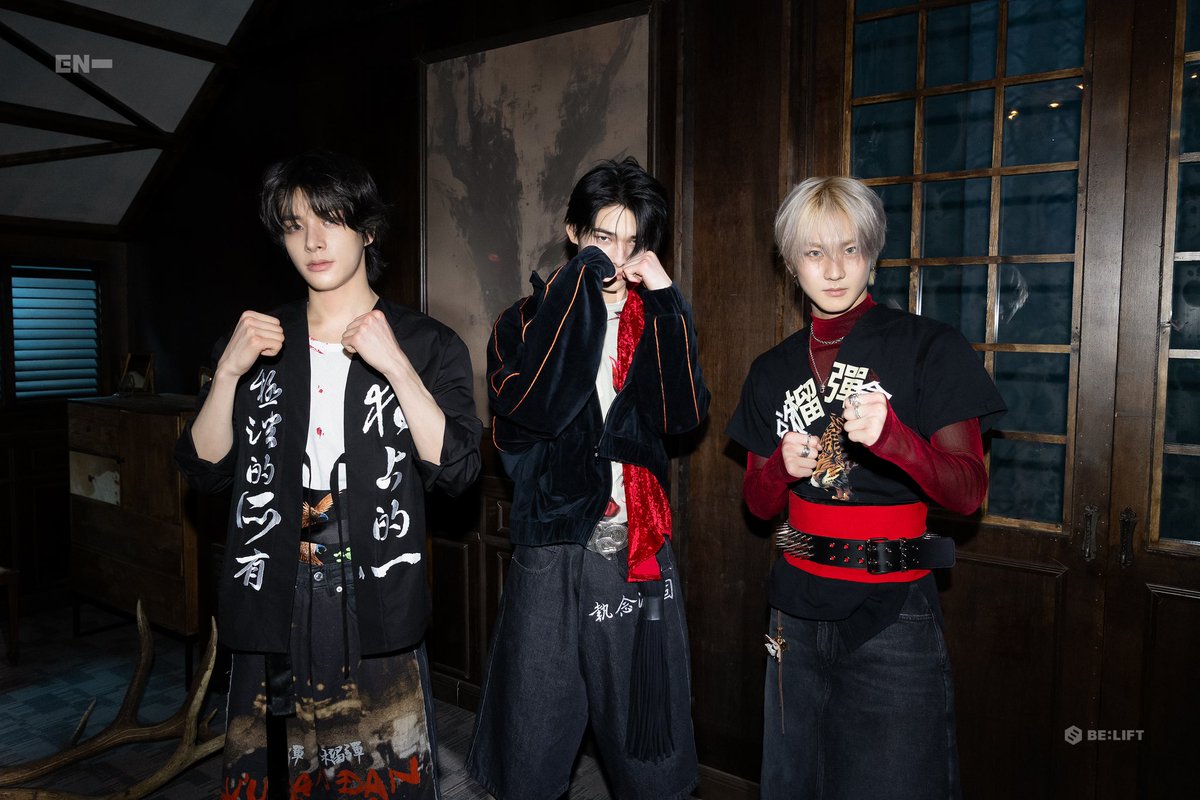 The pose says ‘fight me,’ the eyes say ‘you’ll lose.’