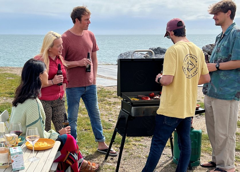 BBQ ADVICE No.6 - FOODIE NOT FAST - BBQ’s are the antithesis of fast food, the choice &amp; type of food is healthier &amp; there's also the ‘chill &amp; grill’ relaxed environment, plus BBQ food is consumed more slowly and not ‘on the hoof’, which aids digestion. nationalbbqweek.co.uk