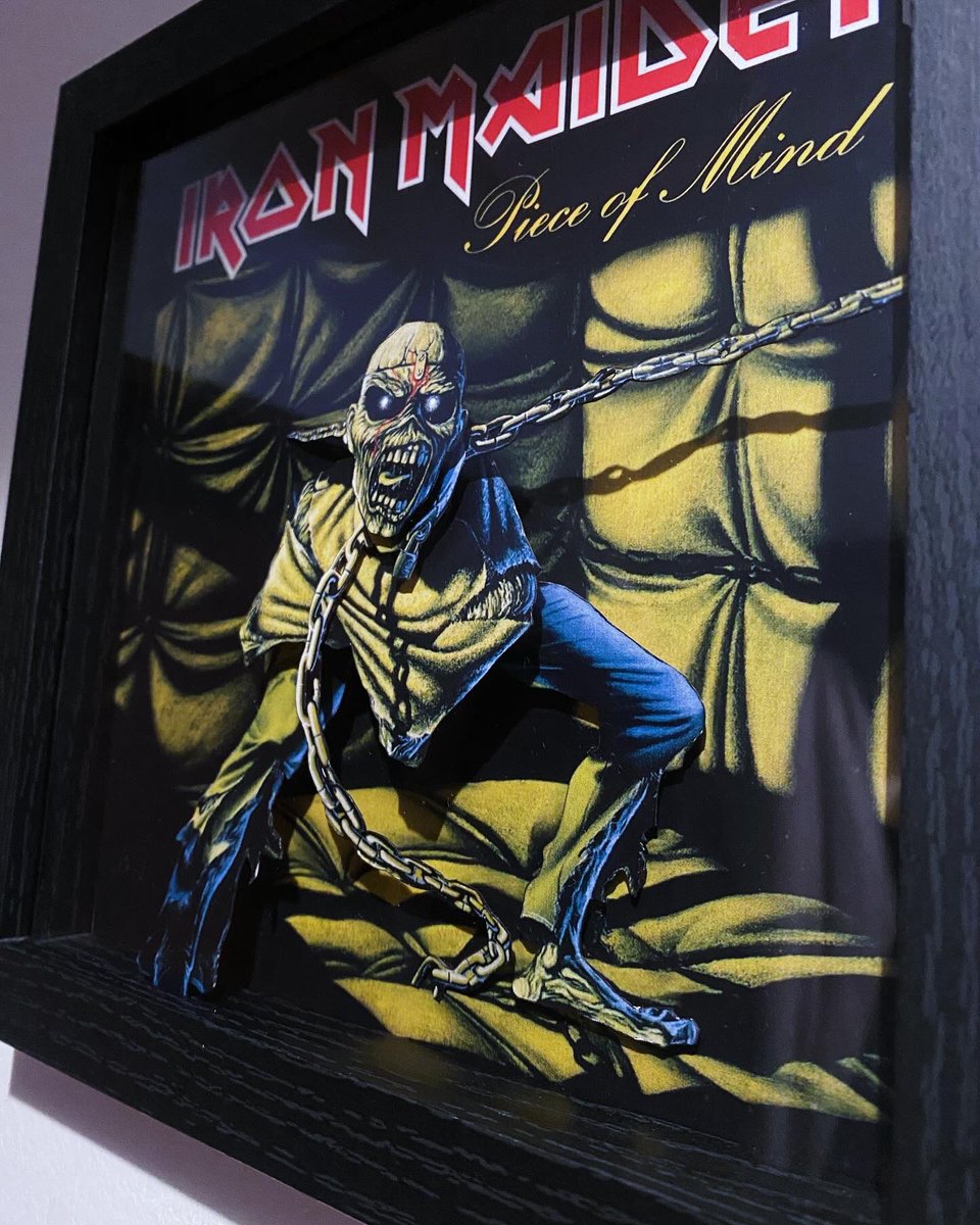 grossoshadowbox's tweet image. 🤪 PIECE OF MIND - IRON MAIDEN 🤪 (20X20cm)
❤️Hecho a mano con amor❤️

✉️ Haz tu encargo por MD o en grossoshadowbox@gmail.com 💕

#shadowbox #shadowboxes #cuadro3d #cuadros3d #cuadros3dpersonalizados #diorama #diorama3d #3dframe #3dframeart #ironmaiden #pieceofmind