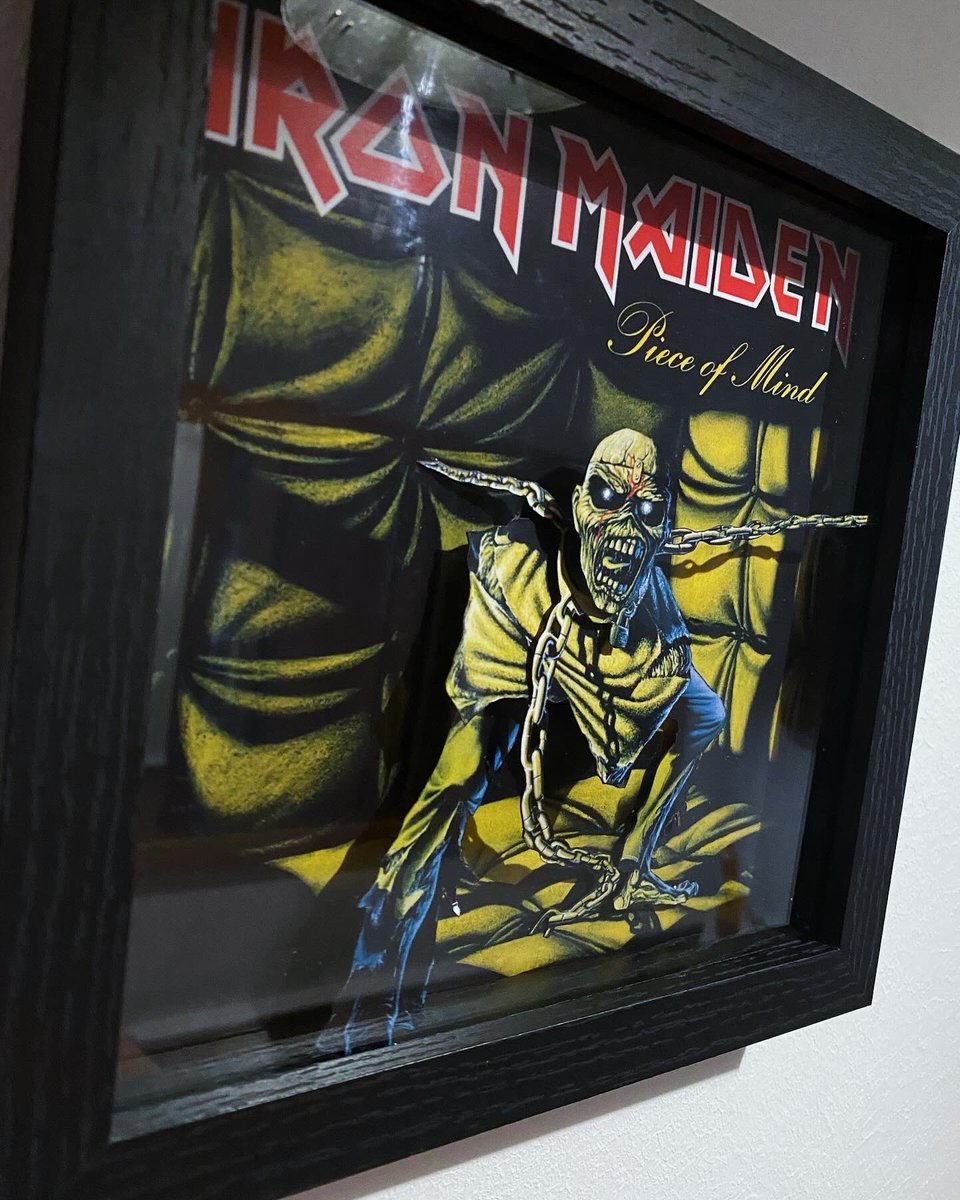grossoshadowbox's tweet image. 🤪 PIECE OF MIND - IRON MAIDEN 🤪 (20X20cm)
❤️Hecho a mano con amor❤️

✉️ Haz tu encargo por MD o en grossoshadowbox@gmail.com 💕

#shadowbox #shadowboxes #cuadro3d #cuadros3d #cuadros3dpersonalizados #diorama #diorama3d #3dframe #3dframeart #ironmaiden #pieceofmind