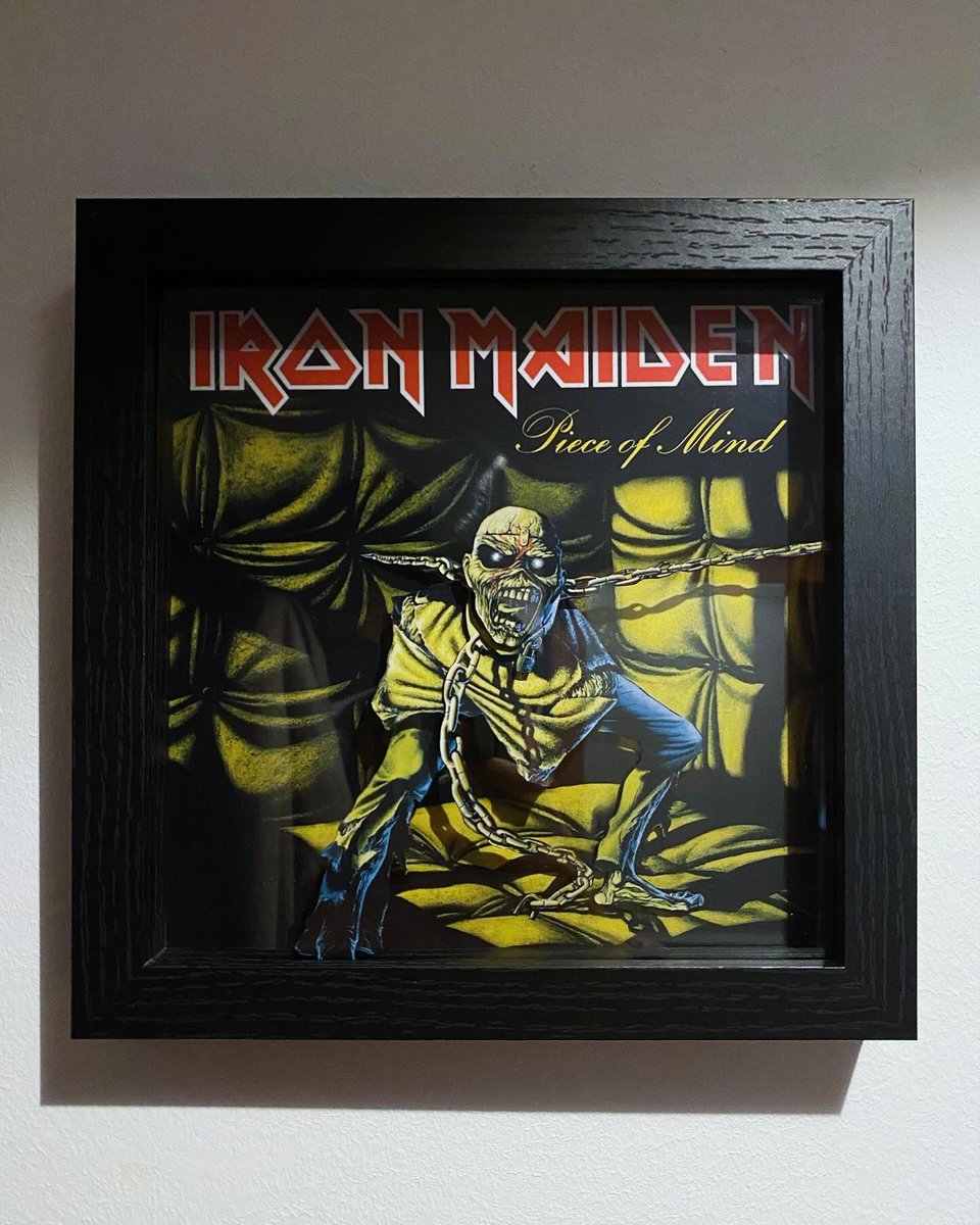 grossoshadowbox's tweet image. 🤪 PIECE OF MIND - IRON MAIDEN 🤪 (20X20cm)
❤️Hecho a mano con amor❤️

✉️ Haz tu encargo por MD o en grossoshadowbox@gmail.com 💕

#shadowbox #shadowboxes #cuadro3d #cuadros3d #cuadros3dpersonalizados #diorama #diorama3d #3dframe #3dframeart #ironmaiden #pieceofmind