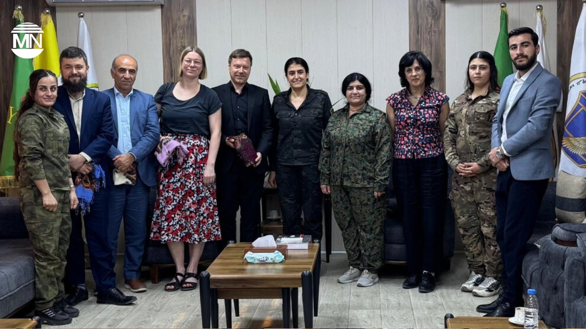 European delegation meets military, local leaders in North and East Syria

🔶European Parliament Left Group co-chair meets SDF Commander Mazloum Abdi and YPJ leaders in North and East Syria to discuss peace, autonomy and foreign support.

#MazloumAbdi #YPJ #SDF