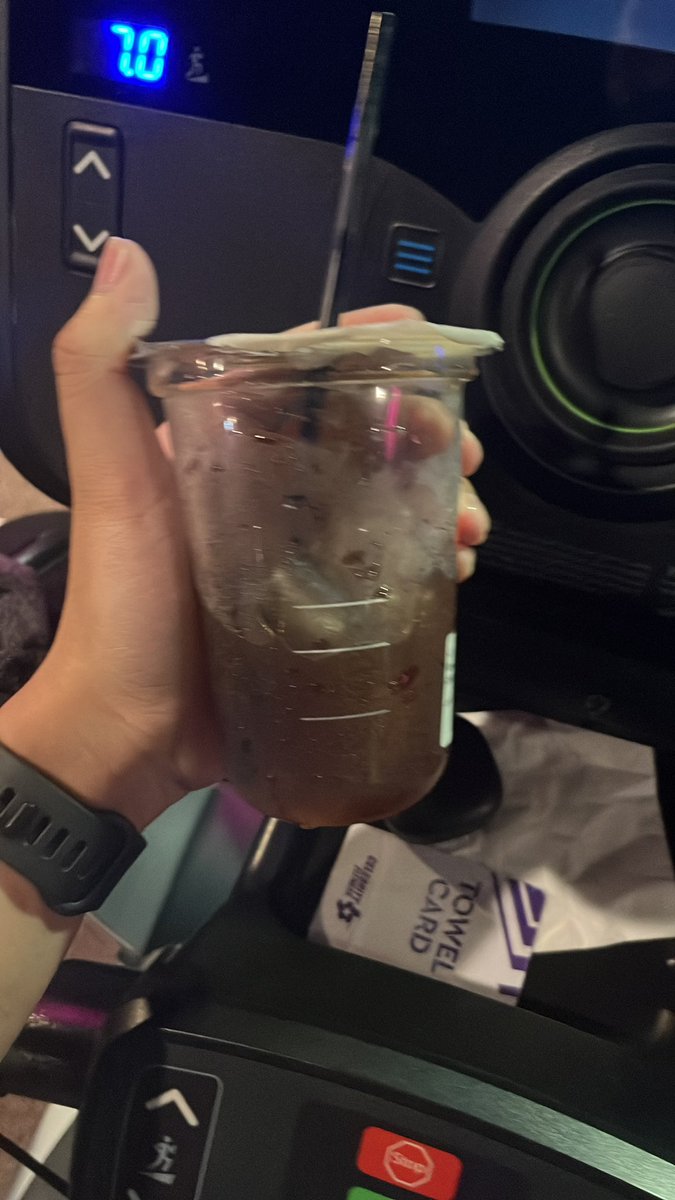 Dateng jan 19:30 gym tutup jam 20:00 alhasil treadmill aja klo gtu diruma juga bisa anying😭