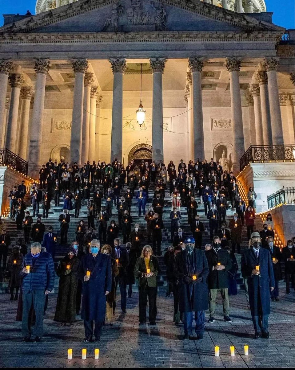 DrMarjorieRobe1's tweet image. The night 🌙 of perpetrating a fraud #COVID19 !
Talk about a photo opportunity ???
If only l truly had freedom of speech, l truly would do some 
#namecalling