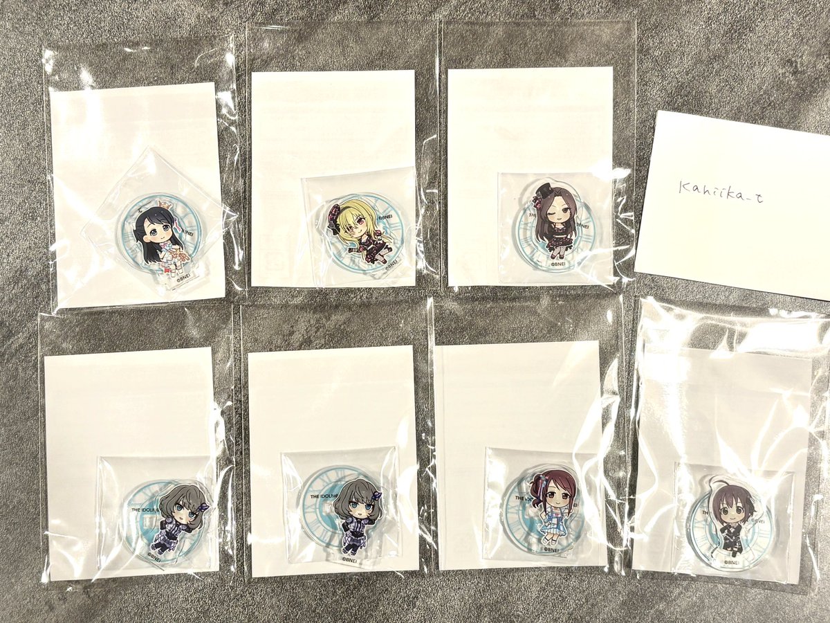 kahiika_t's tweet photo. 【譲渡】アイドルマスター シンデレラガールズ デレマス10th 記念ガラポン 公式ミニミニアクリルスタンド

譲: 栗原ネネ、黒埼ちとせ、小室千奈美、高垣楓2、三船美優、脇山珠美

求: 定価+送料

郵送希望です。よろしくお願いします https://t.co/5qKRTZ85yJ
