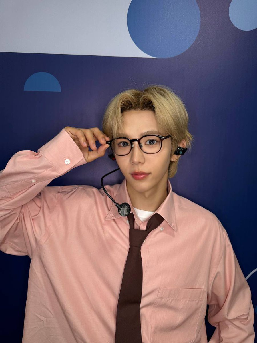 luvtaromi's tweet photo. 250601 ㅇㅂㅅ #쇼타로 포스트 

Fly Up,BBB,잉걸 활동 무사히 끝🪽🧡🪽⤴️
이번 활동은 우리에게 첫 정규 앨범 활동이었고,
또 오랜만에 무대에 서는 거라서
하나하나의 순간이 더 특별하게 느껴졌고, 정말 즐거운 시간이었어요!!
무엇보다도
브리즈가 보이지 않는 곳에서
정말 많이 애써주고, 마음 써준 게
진짜 다 느껴졌어요🫶
그런 마음 하나하나가 우리한테는 큰 힘이 되었고
그 덕분에
5번이나 1위라는 믿기지 않는 결과도 얻을 수 있었던 것 같아요🙏🙏 정말 너무 고마워요
이렇게 많은 사랑을 받는 것도,
무대에 설 수 있는 것도
당연하지 않다는 걸 늘 느끼고 있어서
이번 활동은 저한테도 오래 기억에 남을 것 같아요🫶 (물론 이제부터가 또 시작이지만....ㅎㅎㅎ)
항상 옆에서 응원해주고 기다려준 브리즈,
진심으로 고맙고, 사랑해요~🧡
앞으로도 계속 잘 할 수 있도록 노력할게요
아 그리고 이번 활동은 우리 멤버들뿐 아니라
함께 밤새 작업해준 위저드 프로덕션 팀,
SM 식구분들, 제작에 힘써주신 모든 스태프분들,
그리고 음악방송 관계자분들 덕분에 완성될 수 있었던 시간이기도 해요~ 모두 감사합니다 🫶
