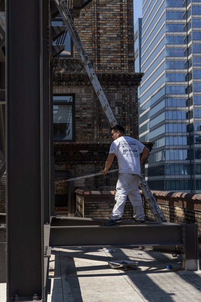 Ever wonder how Grand Central’s iconic facade glows at night? GCP operates 70+ LED lights from nearby rooftops thanks to our longtime partners. Routine upkeep—like this recent repainting—keeps the system shining bright. 🌃⚙️ #GrandCentralTerminal #MidtownNYC #CityLights