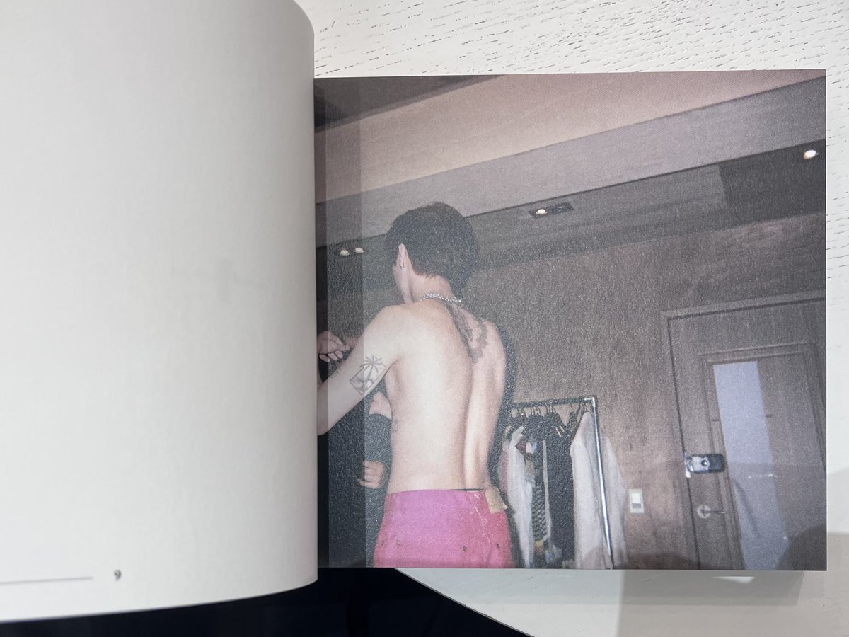 저.. 성인인데 이거 너무 야해서 엄마한테 봐도 되냐고 물어보고 올게요