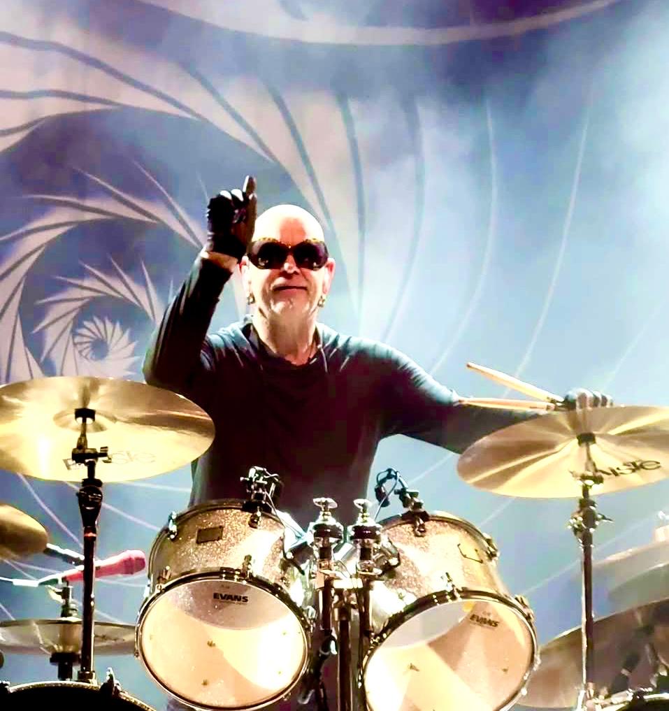 (1/3) 🇳🇱 𝙐𝙧𝙚𝙩𝙚𝙧𝙥 &amp; 𝙀𝙞𝙣𝙙𝙝𝙤𝙫𝙚𝙣, 𝙏𝙝𝙚 𝙉𝙚𝙩𝙝𝙚𝙧𝙡𝙖𝙣𝙙𝙨  𝙏𝙃𝘼𝙉𝙆 𝙔𝙊𝙐! 🙏🇳🇱 That rocked big time! 🎸 Always such a great time with (...) johnnorum.se/europe-live-ur… - johnnorum.se/europe-live-ei… #JohnNorum 📸: Hettie de Pender, Jannie &amp; Willy (2,3), Janine Geddis