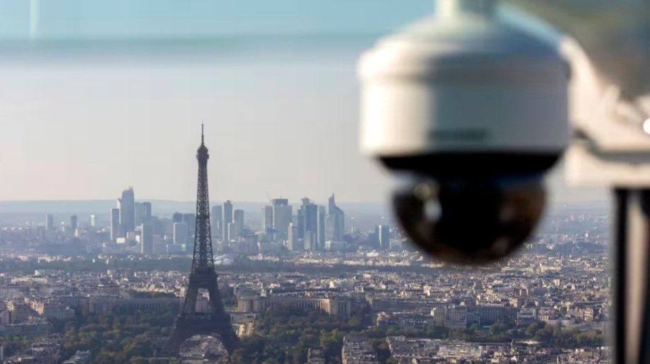 Fab0591's tweet photo. pourquoi tout ce qui arrive est voulu ?
tous surveillé tous protégé 
#PsgInter 
#PSGINT 
#PSGvsInter
#ChampsElysees 
#emeutesparis 
#ParisSaintGermain 
#guerrecivile 
#ordoabchao https://t.co/oDYnB2QkBi