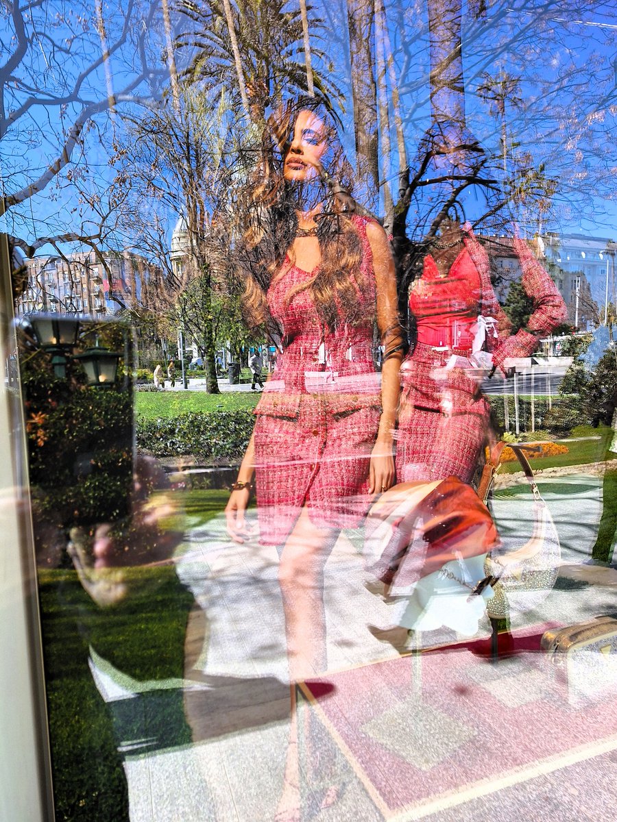 szigetingy's tweet photo. Budapest Mannequins (Budapest, Downtown), Hungary ~ Szingy Photography (Photographer Pharmacist) #magyarország #budapest #hungary #nemethgyorgy #szingy #szigetingy #negyart https://t.co/FOVhxMXf65