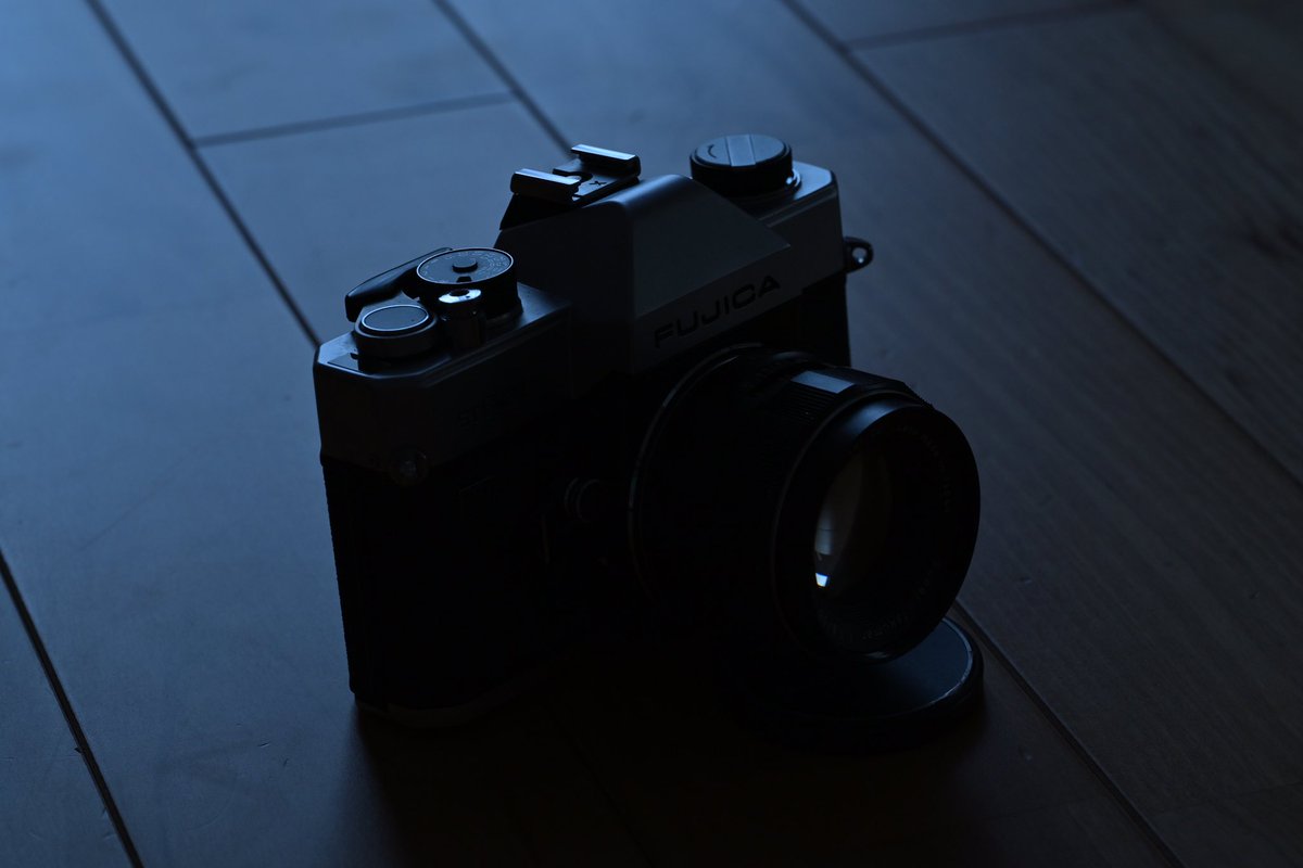 3104photograph's tweet photo. 露出計不動でジャンクのPENTAXSPF
完全復活しました✌️✌️✌️
いつものワットマン横浜(@wattmann_cm_myh )さんのジャンク棚より比較的キレイな状態の銘玉super takumar55mm f1.8を合わせて約6,000円でフィルムカメラ王道セットGETです😁
#フィルムカメラ
#PENTAXSPF https://t.co/dgz4PRBuAQ
