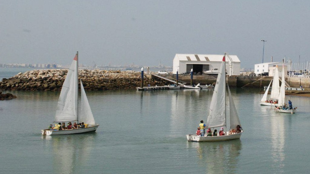 Gente de Andalucía (@genteandalucia) on Twitter photo Proyecto 'Un mar de sonrisas'. Navegar como terapia para niños con patologías complejas en la provincia de Cádiz ⛵️
🎙️ José María Tudela, coordinador del proyecto
🗣️<a href="/PepeDaRosa1/">Pepe Da-Rosa</a> <a href="/AnaCarvajalMore/">Ana Carvajal Moreno</a> en <a href="/CanalSurRadio/">Canal Sur Radio</a> 📻
Escúchalo aquí 👇
👉 canalsur.es/multimedia.htm… 👈 Proyecto 'Un mar de sonrisas'. Navegar como terapia para niños con patologías complejas en la provincia de Cádiz ⛵️
🎙️ José María Tudela, coordinador del proyecto
🗣️<a href="/PepeDaRosa1/">Pepe Da-Rosa</a> <a href="/AnaCarvajalMore/">Ana Carvajal Moreno</a> en <a href="/CanalSurRadio/">Canal Sur Radio</a> 📻
Escúchalo aquí 👇
👉 canalsur.es/multimedia.htm… 👈