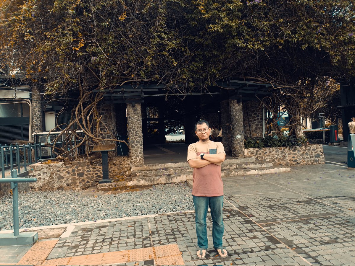 Kamu sekarang Alumni, mana coba tunjukan kampus yang jadi kenangan masa lalumu itu..