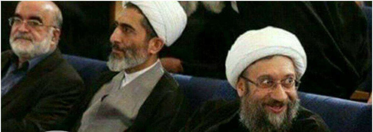 PnMd1982's tweet photo. ﺷﯿﺨﯽ ﻭﻟﯿﻤﻪ ﮔﺮﻓﺖ ﻭ ﻫﻤﻪ ﯼ ﻃﺮﻓﺪﺍﺭﺍﻧﺶ ﺭﺍﺩﻋﻮﺕ ﮐﺮﺩ؛
ﺍﻃﻌﻤﻪ ﻓﺮﺍﻭﺍﻥ ﺑﻮﺩ ﮐﻪ ﺭﻭﺷﻨﺎﯾﯽ ( ﺑﺮﻕ )ﺭﻓﺖ. ﯾﮑﯽ ﮔﻔﺖ ﮐﻪ ﺗﺎ ﺁﻣﺪﻥ ﺑﺮﻕ ﻫﻤﻪ ﻣﺸﻐﻮﻝ ﺩﺳﺖ ﺯﺩﻥ ﺷﻮﻧﺪ ﺗﺎ ﻣﺒﺎﺩﺍ ﮐﺴﯽ ﺳﻔﺮﻩ ﺭﺍ هاپولی https://t.co/JifWJjvLEe